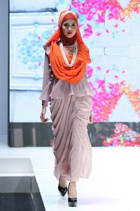 Jakarta, Indonesia - 31 Mei. Sisesa by Merry Pramono Romantic Youth. Indonesia Islamic Fashion Fair 2013 at Jakarta Convention Center. 31 Mei 2013. Senayan. Jakarta. [Foto: Mohammad Abduh/Wolipop]