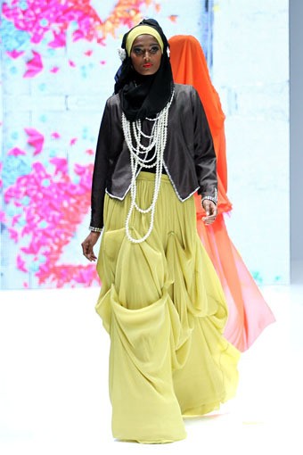 Jakarta, Indonesia - 31 Mei. Sisesa by Merry Pramono Romantic Youth. Indonesia Islamic Fashion Fair 2013 at Jakarta Convention Center. 31 Mei 2013. Senayan. Jakarta. [Foto: Mohammad Abduh/Wolipop]