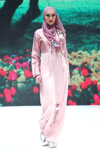 Jakarta, Indonesia - 31 Mei. Colour of Romance by Tuty Adib. Indonesia Islamic Fashion Fair 2013 at Jakarta Convention Center. 31 Mei 2013. Senayan. Jakarta. [Foto: Mohammad Abduh/Wolipop]