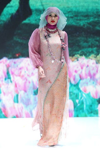 Jakarta, Indonesia - 31 Mei. Colour of Romance by Tuty Adib. Indonesia Islamic Fashion Fair 2013 at Jakarta Convention Center. 31 Mei 2013. Senayan. Jakarta. [Foto: Mohammad Abduh/Wolipop]