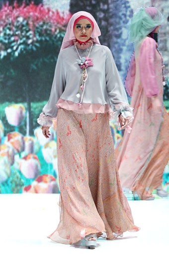Jakarta, Indonesia - 31 Mei. Colour of Romance by Tuty Adib. Indonesia Islamic Fashion Fair 2013 at Jakarta Convention Center. 31 Mei 2013. Senayan. Jakarta. [Foto: Mohammad Abduh/Wolipop]