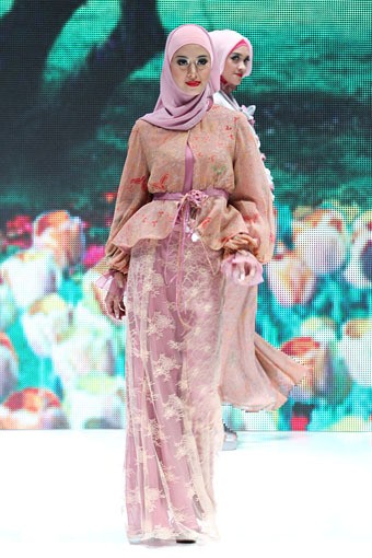 Jakarta, Indonesia - 31 Mei. Colour of Romance by Tuty Adib. Indonesia Islamic Fashion Fair 2013 at Jakarta Convention Center. 31 Mei 2013. Senayan. Jakarta. [Foto: Mohammad Abduh/Wolipop]