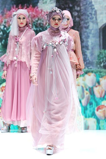 Jakarta, Indonesia - 31 Mei. Colour of Romance by Tuty Adib. Indonesia Islamic Fashion Fair 2013 at Jakarta Convention Center. 31 Mei 2013. Senayan. Jakarta. [Foto: Mohammad Abduh/Wolipop]