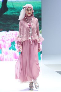 Jakarta, Indonesia - 31 Mei. Colour of Romance by Tuty Adib. Indonesia Islamic Fashion Fair 2013 at Jakarta Convention Center. 31 Mei 2013. Senayan. Jakarta. [Foto: Mohammad Abduh/Wolipop]