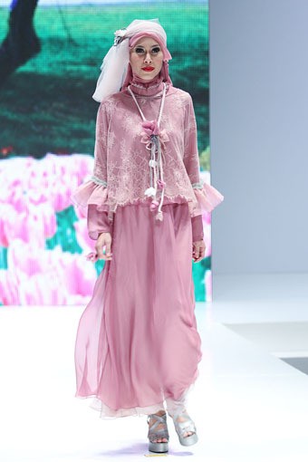 Jakarta, Indonesia - 31 Mei. Colour of Romance by Tuty Adib. Indonesia Islamic Fashion Fair 2013 at Jakarta Convention Center. 31 Mei 2013. Senayan. Jakarta. [Foto: Mohammad Abduh/Wolipop]