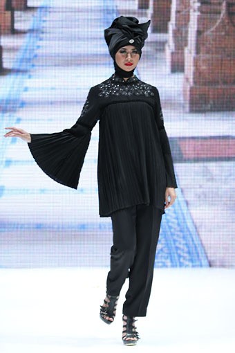 Jakarta, Indonesia - 31 Mei. Maharani by Nana Krit Muslim Wear in Modernity. Indonesia Islamic Fashion Fair 2013 at Jakarta Convention Center. 31 Mei 2013. Senayan. Jakarta. [Foto: Mohammad Abduh/Wolipop]