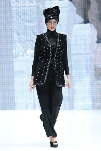 Jakarta, Indonesia - 31 Mei. Maharani by Nana Krit Muslim Wear in Modernity. Indonesia Islamic Fashion Fair 2013 at Jakarta Convention Center. 31 Mei 2013. Senayan. Jakarta. [Foto: Mohammad Abduh/Wolipop]