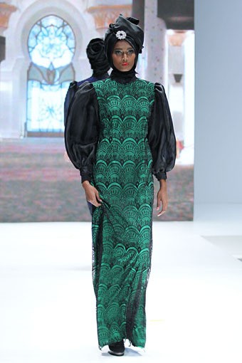 Jakarta, Indonesia - 31 Mei. Maharani by Nana Krit Muslim Wear in Modernity. Indonesia Islamic Fashion Fair 2013 at Jakarta Convention Center. 31 Mei 2013. Senayan. Jakarta. [Foto: Mohammad Abduh/Wolipop]