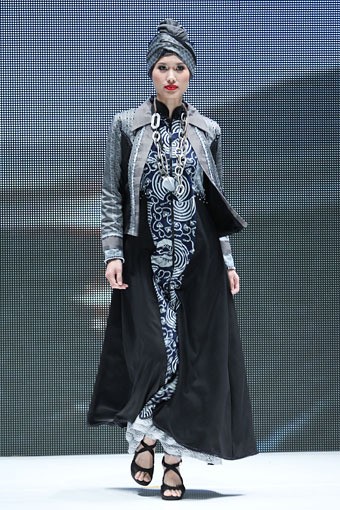 Jakarta, Indonesia - 31 Mei. The Gray of Expectations Sun by Boyonz Ilyas. Indonesia Islamic Fashion Fair 2013 at Jakarta Convention Center. 31 Mei 2013. Senayan. Jakarta. [Foto: Mohammad Abduh/Wolipop]