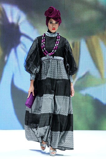 Jakarta, Indonesia - 31 Mei. The Gray of Expectations Sun by Boyonz Ilyas. Indonesia Islamic Fashion Fair 2013 at Jakarta Convention Center. 31 Mei 2013. Senayan. Jakarta. [Foto: Mohammad Abduh/Wolipop]