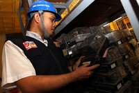 Gudang On Line Swalayan (GOLS) PLN Area Tanjung Priok yang baru saja diresmikan siap untuk melayani pelanggan. (Agus Trimukti/Humas PLN).