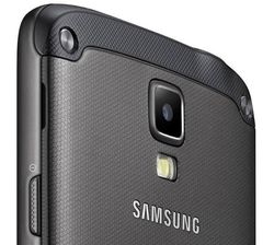 Ponsel Gahar Anti Air Galaxy S4 Active