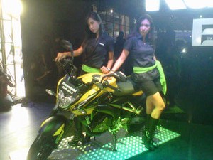 Kawasaki Bajaj Pulsar 200NS Resmi Meluncur di RI