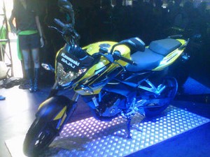 Kawasaki Bajaj Pulsar 200NS Dibanderol Rp 23,3 Juta