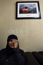 Tegur Penumpang Tak Bertiket, Fathmah Kena Bogem