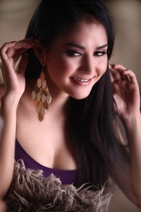 Artis-artis Indonesia Ini Juga Pernah Mencoba Bunuh Diri