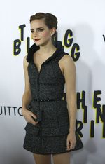 Bibir Merah Emma Watson