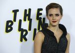 Bibir Merah Emma Watson