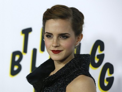 Bibir Merah Emma Watson