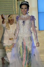 Ayu Ting Ting Cantik Berkebaya Pengantin