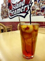 Ngemil Es Krim Sore-sore di Island Creamery