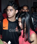 Al Gandeng Pacar Nonton Bola