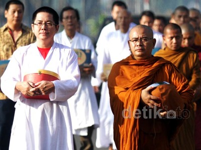 Bikkhu Serukan Perdamaian untuk Konflik Myanmar