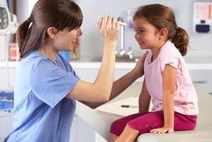 Tak Hanya Orang Dewasa, Anak Juga Perlu Tes Laboratorium