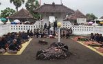 Labuhan Alit Untuk Peringati Bertahtanya Sultan HB X