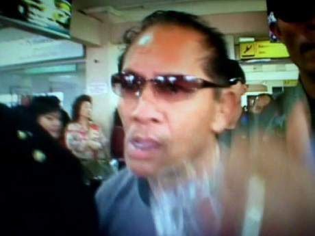 Theddy Tengko Resmi Dipecat sebagai Bupati Kepulauan Aru Theddy Tengko Resmi Dipecat sebagai Bupati Kepulauan Aru