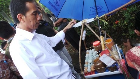 Jokowi Sindir Pengelola PRJ: Masa Usaha Kerak Telor Gini Harus Bayar?