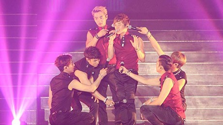 Meriahnya Konser Shinhwa di Hong Kong