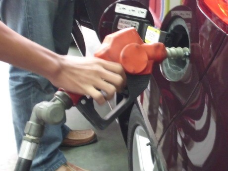 Mobil Boros BBM, Pemerintah Akan Beri Penalti