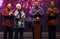 Presiden SBY didampingi Menko Perekonomian Hatta Rajasa, Gubernur DKI Jakarta Joko Widodo dan Ketua Panitia Prajna Murdaya meresmikan pembukaan Jakarta Fair di JIEXPO Kemayoran, Jakarta Pusat.
