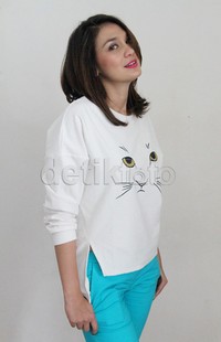 Luna Maya dan bibir shocking pink-nya. Gus Mun/detikHOT.