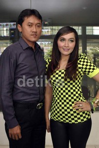 Hmm... Apakah ada hubungan spesial antara Arya dan Indah? Noel/detikHOT.