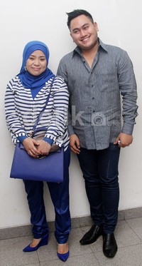 Pesta rakyat itu biasanya ucap syukur kepada Allah juga memberikan sedikit rejeki kita buat semua orang, jelasnya. Gus Mun/detikHOT.