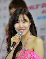 SNSD Tampil Serba Pink di Jumpa Pers Girls & Peace Seoul