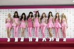 SNSD Tampil Serba Pink di Jumpa Pers Girls & Peace Seoul