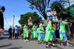 Kesenian Singa Depok Meriahkan Baksos Blue Bird