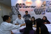 Perseroan telah menunjuk PT Bahan Securities sebagai penjamin pelaksan emisi efek dan masa penawaran umum akan dilangsungkan sejak 10-12 Juni 2013.