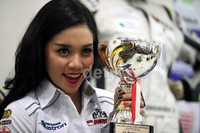 Optimisme melanda kubu Alexandra Asmasoebrata jelang turun pada balapan Asian Formula Renault (AFR) putaran 5 dan 6 di Zhuhai, China, 14-16 Juni 2013 mendatang.