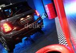 2 Model MINI John Cooper Works Meluncur