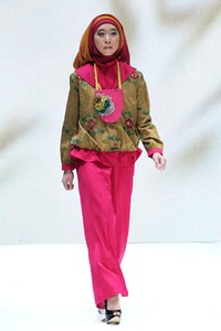 Jakarta, Indonesia - 02 Juni. Donggala Exquisite Looks by Nieta Hidayani. Indonesia Islamic Fashion Fair 2013 at Jakarta Convention Center. 02 Juni 2013. Senayan. Jakarta. [Foto: Mohammad Abduh/Wolipop]