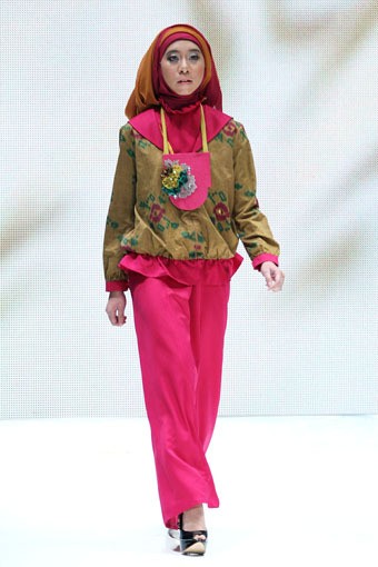 Jakarta, Indonesia - 02 Juni. Donggala Exquisite Looks by Nieta Hidayani. Indonesia Islamic Fashion Fair 2013 at Jakarta Convention Center. 02 Juni 2013. Senayan. Jakarta. [Foto: Mohammad Abduh/Wolipop]