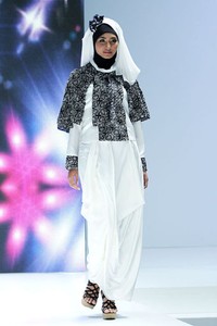 Jakarta, Indonesia - 02 Juni. Yuyuk Nurmaisya Glamz with Tradition. Indonesia Islamic Fashion Fair 2013 at Jakarta Convention Center. 02 Juni 2013. Senayan. Jakarta. [Foto: Mohammad Abduh/Wolipop]