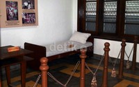 Kamar yang dulunya pernah menjadi kamar tidur Barrack Obama sewaktu kecil saat berlibur di Yogyakarta.