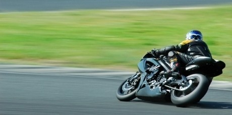 Artis-artis yang Alami Kecelakaan Moge