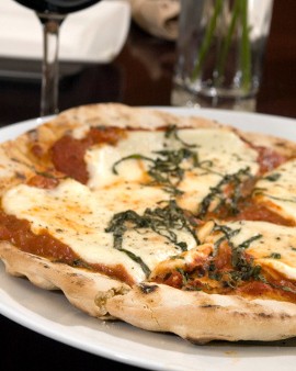 Mau Bikin Pizza Asli Italia? Ikuti Aturan Resminya!