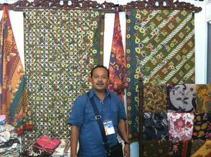 Dapat Jatah Jualan di Pinggir Pameran, Pedagang Batik di PRJ Curhat